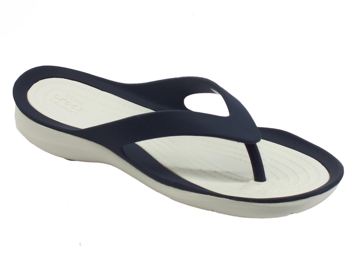 Crocs Crocs swiftwater flip w navy white infradito per Donna in gomma blu con zeppa bassa nero