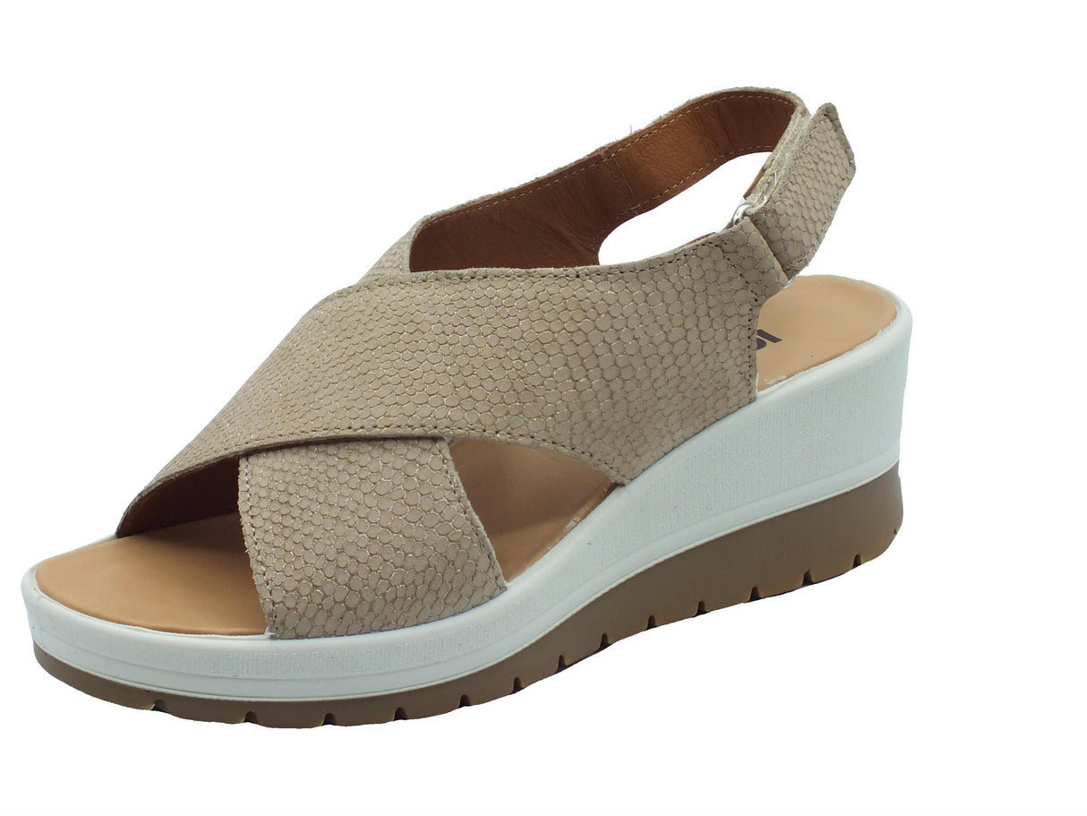 Igi&Co Igi&Co 5667333 Nabuk Taupe Sandali per Donna in pelle squamata con zeppa alta Taupe