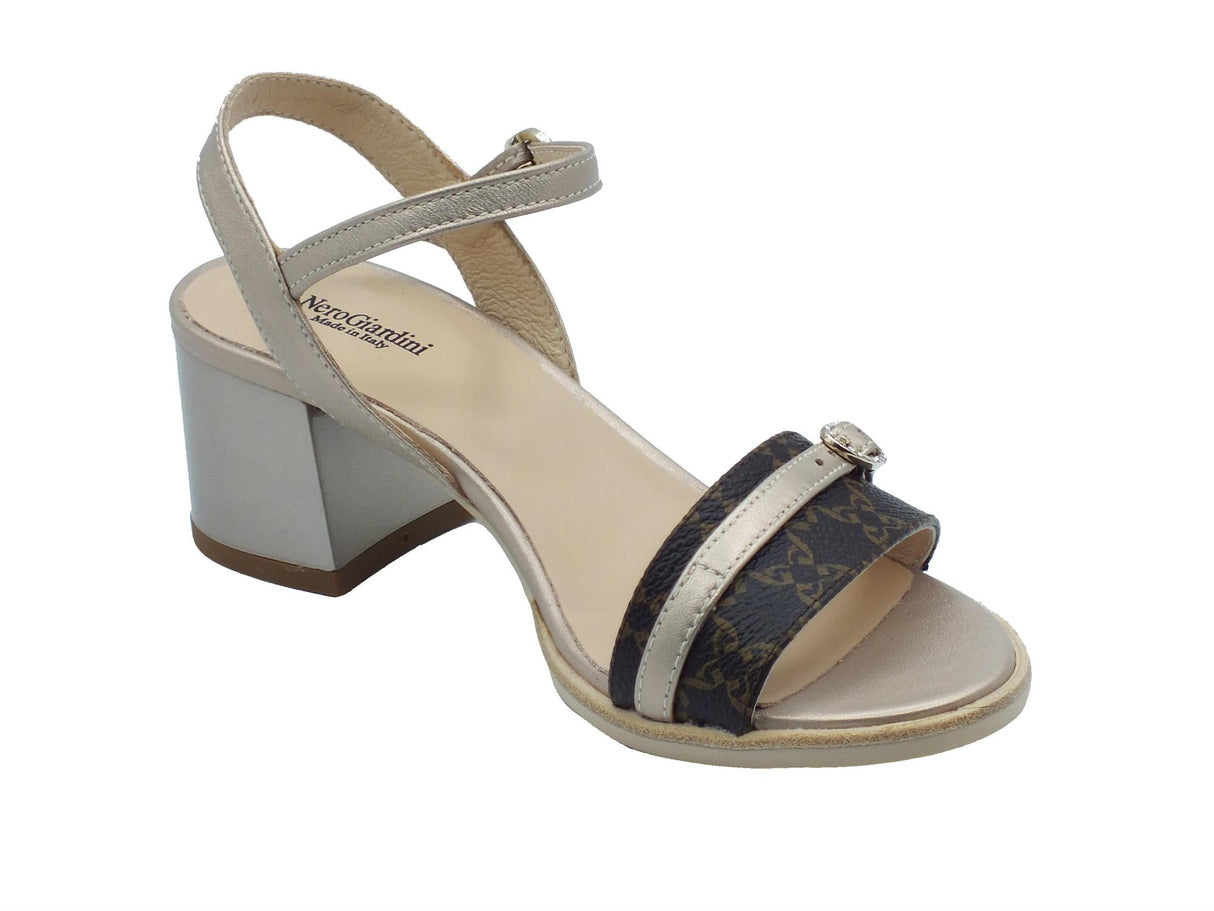 Nero Giardini NeroGiardini E410430D Giove Etoile Saturn Sandalo per Donna in pelle con tacco medio e brillanti Etoile Saturn