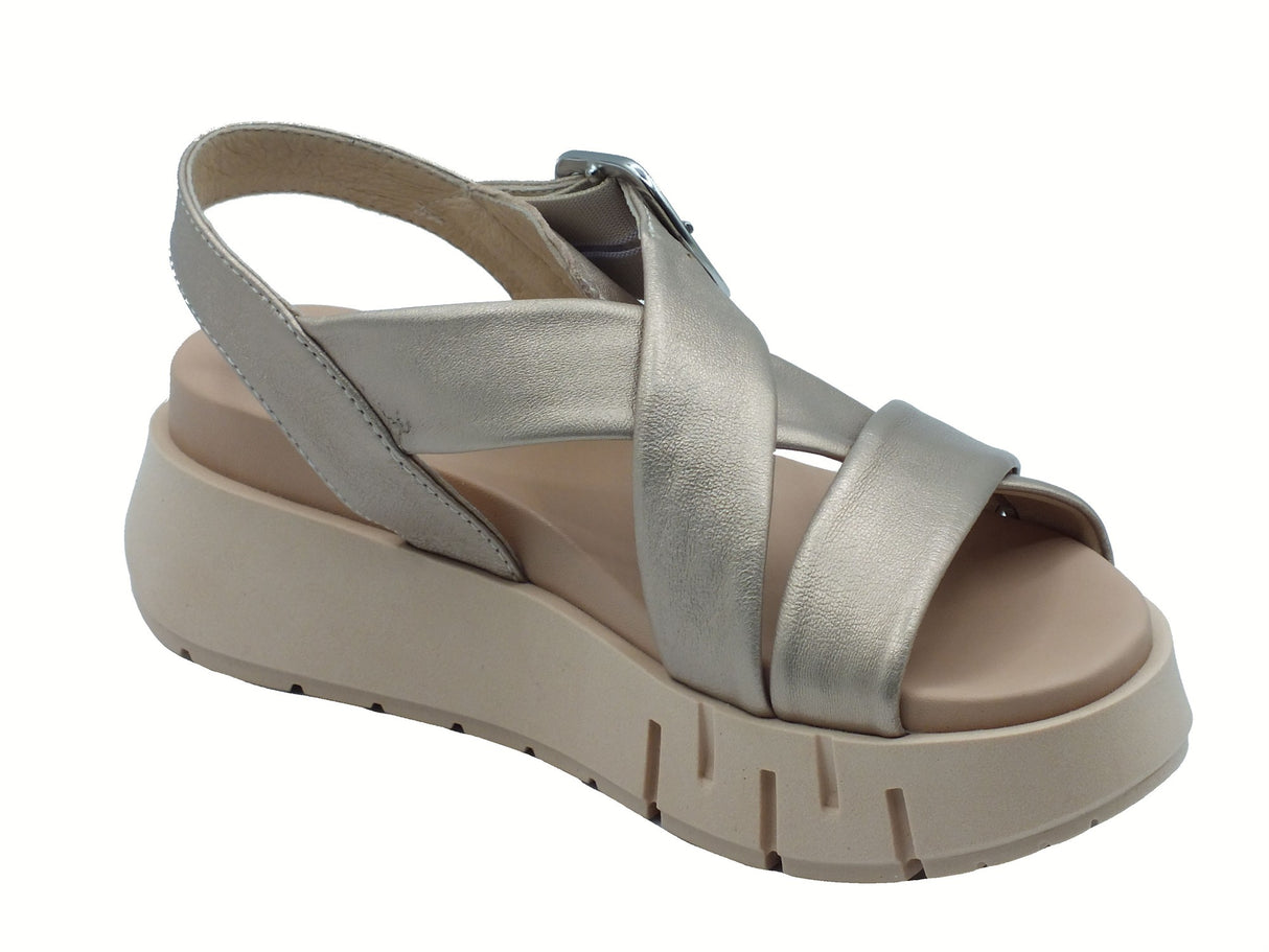 Nero Giardini NeroGiardini E513697D Etoile Sand Saturn Sandali per Donna in pelle con fibiona e zeppa alta Sand Saturn