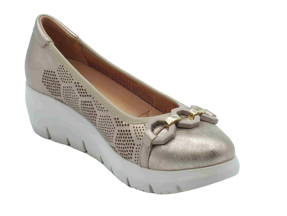 Stonefly Stonefly 221190 Plume Laminated Taupe Mocassini per Donna in pelle traforata con zeppa media Taupe