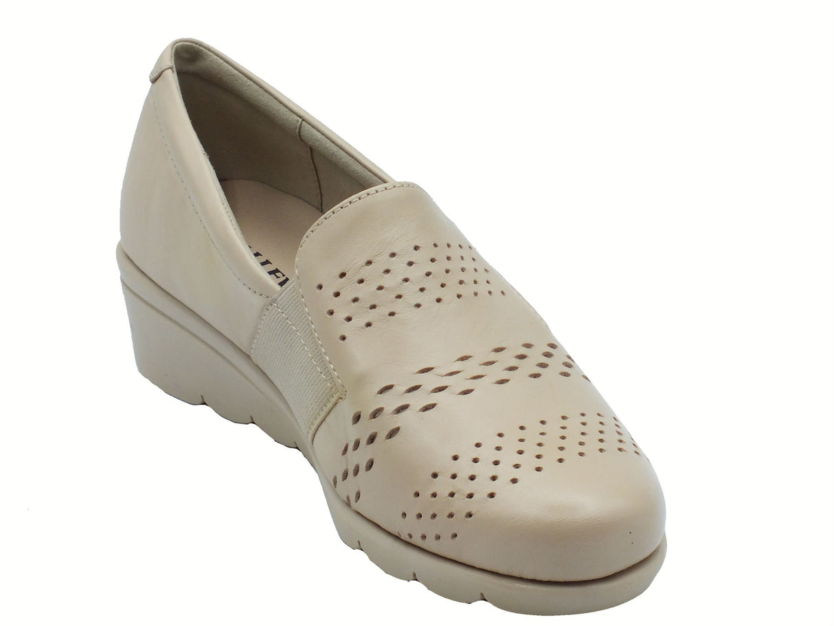 Valleverde Valleverde VS10334 Nappa Crema Mocassini con zeppa per donna in pelle traforata zeppa media Crema