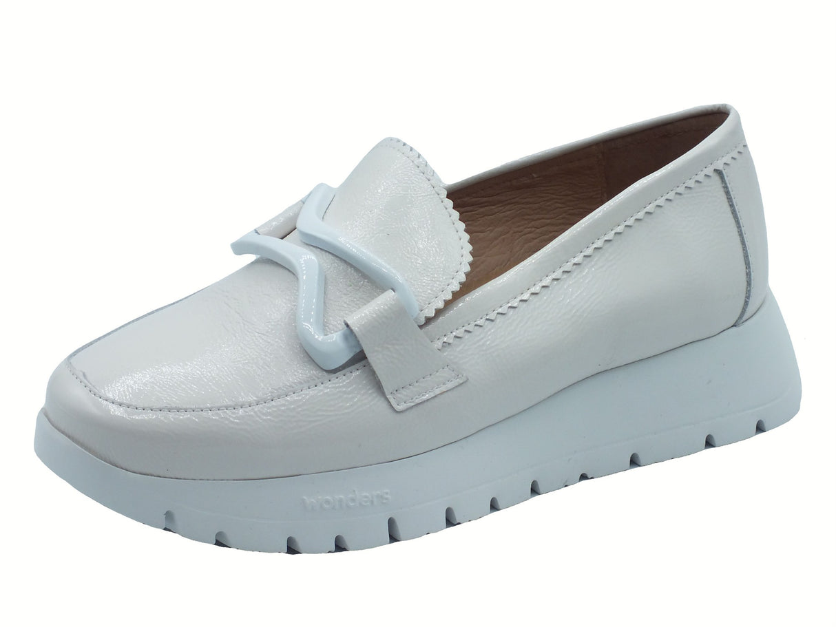 Wonders Wonders A-2480 Aura Lack Off Mocassini per Donna in pelle verniciata bianca zeppa media Bianco