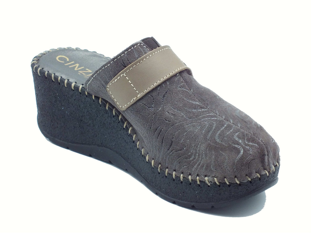 Cinzia Soft Cinzia Soft IM41001 Asfalto Sandali scalsati per Donna in pelle con zeppa alta e stretch Asfalto