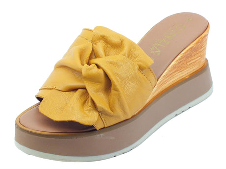 Cinzia Soft Cinzia Soft CB75572M Ocra Sandali Scalsati per Donna in pelle zeppa alta Ocra