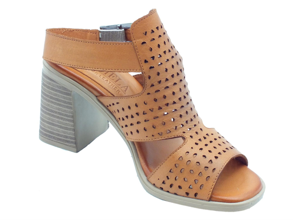 Carmela Carmela 160649 BN. Piel Camel Sandali accollati Donna in pelle laserata tacco alto tallone in memory Camel
