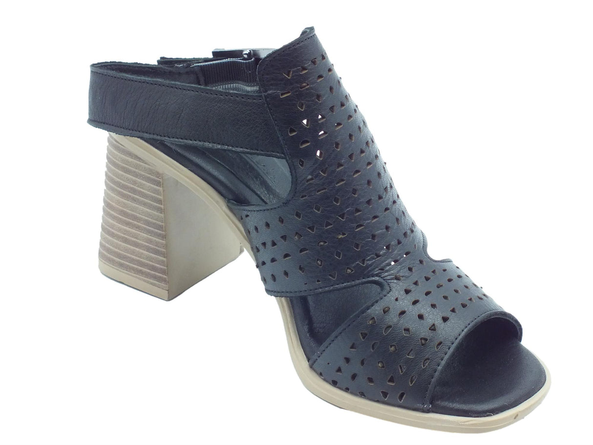 Carmela Carmela 160649 BN. Piel Negro Sandali accollati Donna in pelle laserata tacco alto tallone in memory nero
