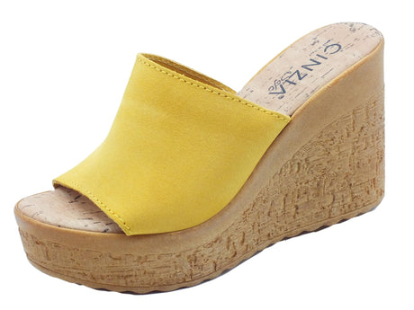 Cinzia Soft Cinzia Soft IIAF313320 Giallo Sandali Scalsati per Donna in nabuk con zeppona effetto legno Giallo