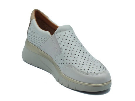 Cinzia Soft Cinzia Soft IV821483 Snow White Oak Mocassini Confort Donna pelle traforata elastico e zeppa media White