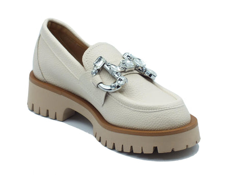 Nacrèe Nacrèe 631R070 CERV Burro Mocassini per donna in ecopelle martellata con tacco alto Bianco