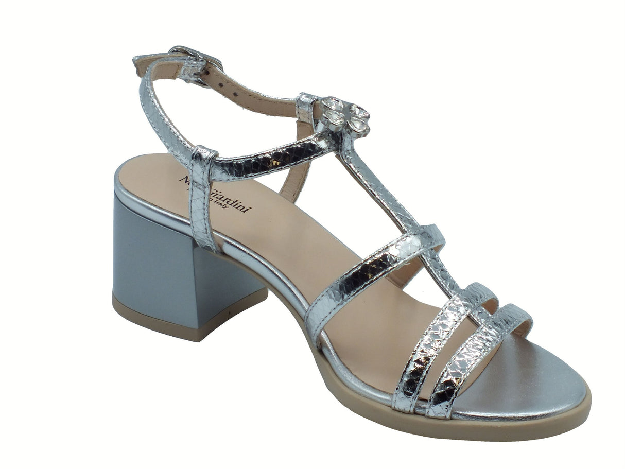 Nero Giardini NeroGiardini E513260D Blade Argento Sandali per donna in pelle laminata e brillanti con cinturino e Argento