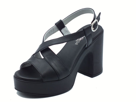 Nero Giardini NeroGiardini E513640D Tamigi Nero Sandali per Donna in pelle con fibietta e tacco alto Nero
