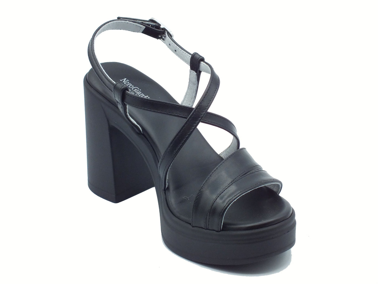 Nero Giardini NeroGiardini E513660D Barolo Nero Sandali per Donna in pelle con fibietta e tacco alto Nero