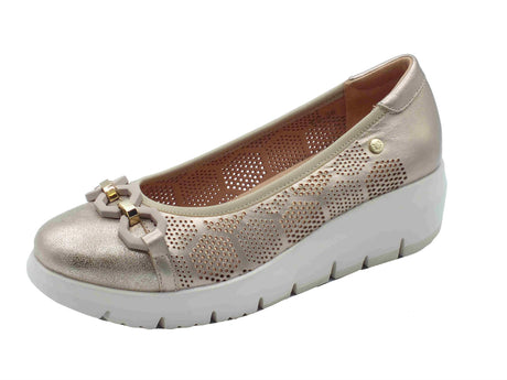 Stonefly Stonefly 221190 Plume Laminated Taupe Mocassini per Donna in pelle traforata con zeppa media Taupe