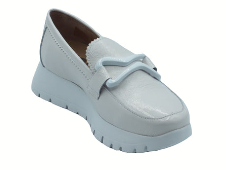 Wonders Wonders A-2480 Aura Lack Off Mocassini per Donna in pelle verniciata bianca zeppa media Bianco