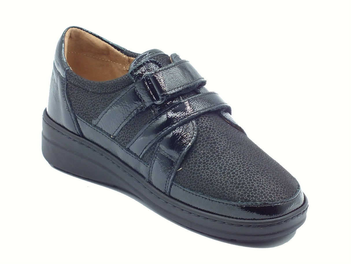 Cinzia Soft Cinzia Soft IM54018 Nero Sneakers Confort per Donna in pelle verniciata zeppa bassa stretch Nero