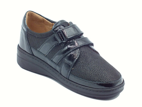 Cinzia Soft Cinzia Soft IM54018 Nero Sneakers Confort per Donna in pelle verniciata zeppa bassa stretch Nero
