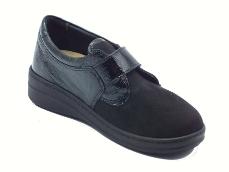 Cinzia Soft Cinzia Soft IM54081 Nero Sneakers Confort per Donna in pelle verniciata zeppa bassa stretch Nero