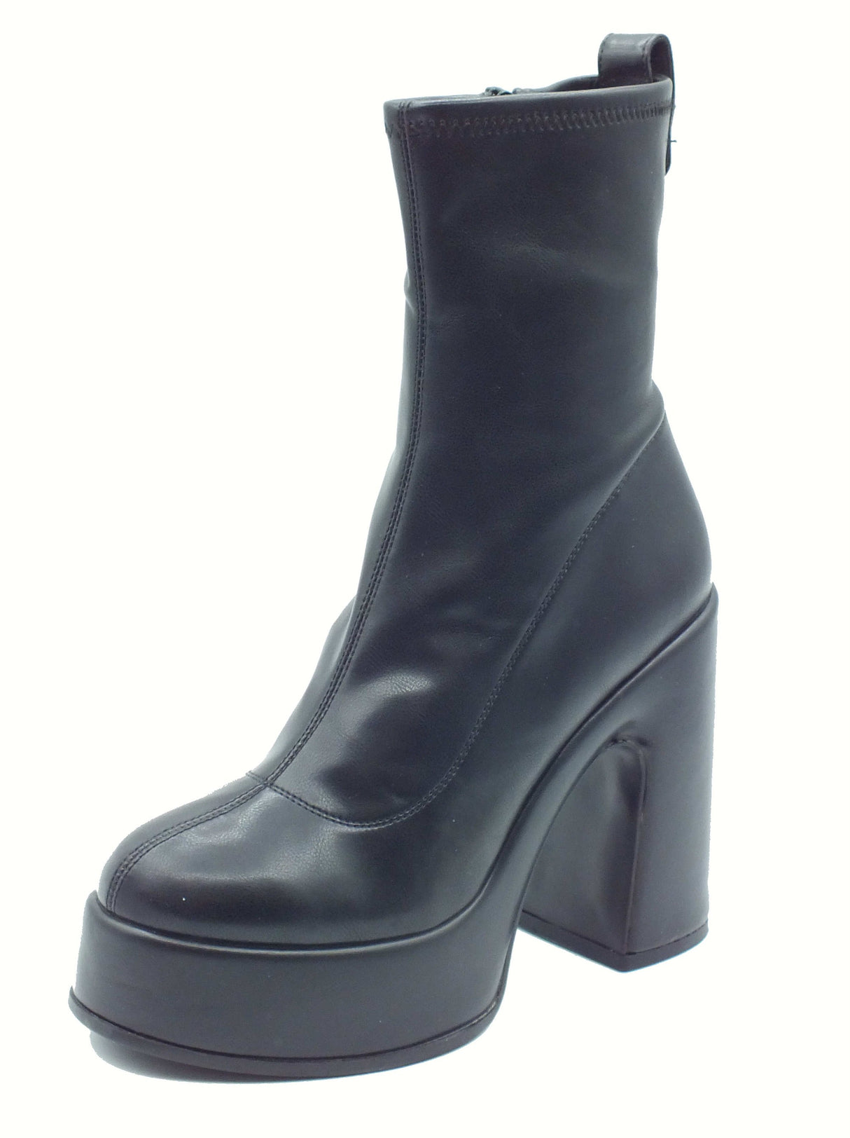 CULT Cult CLW410300 Bjork Black Tronchetti per Donna in pelle con lampo e taccone Black