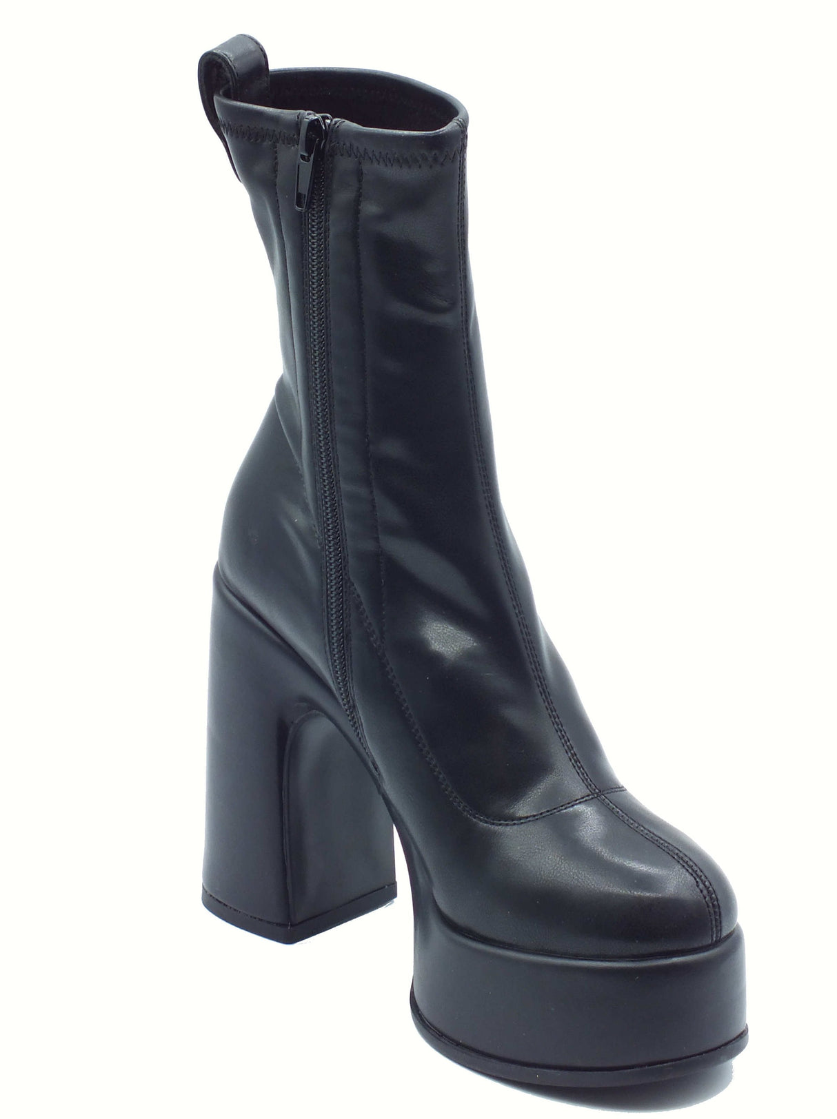 CULT Cult CLW410300 Bjork Black Tronchetti per Donna in pelle con lampo e taccone Black